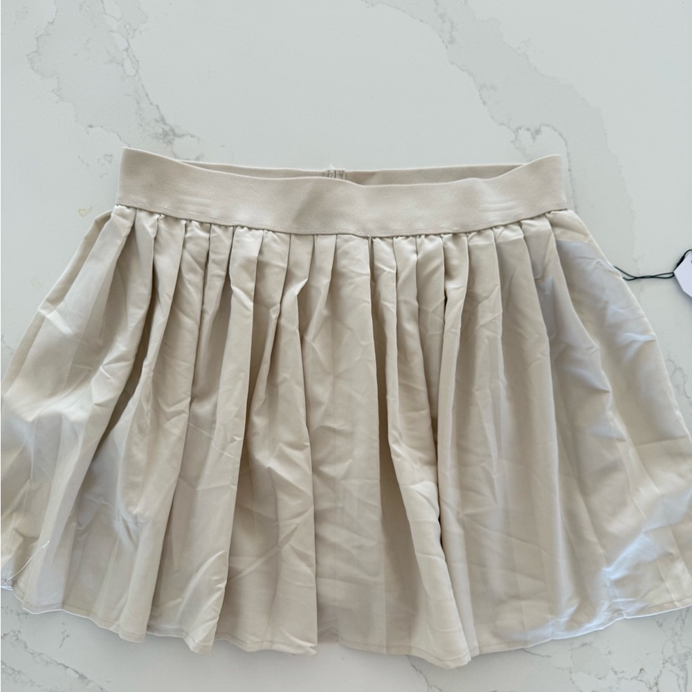 Pleated Skort. Very soft. Size XL.